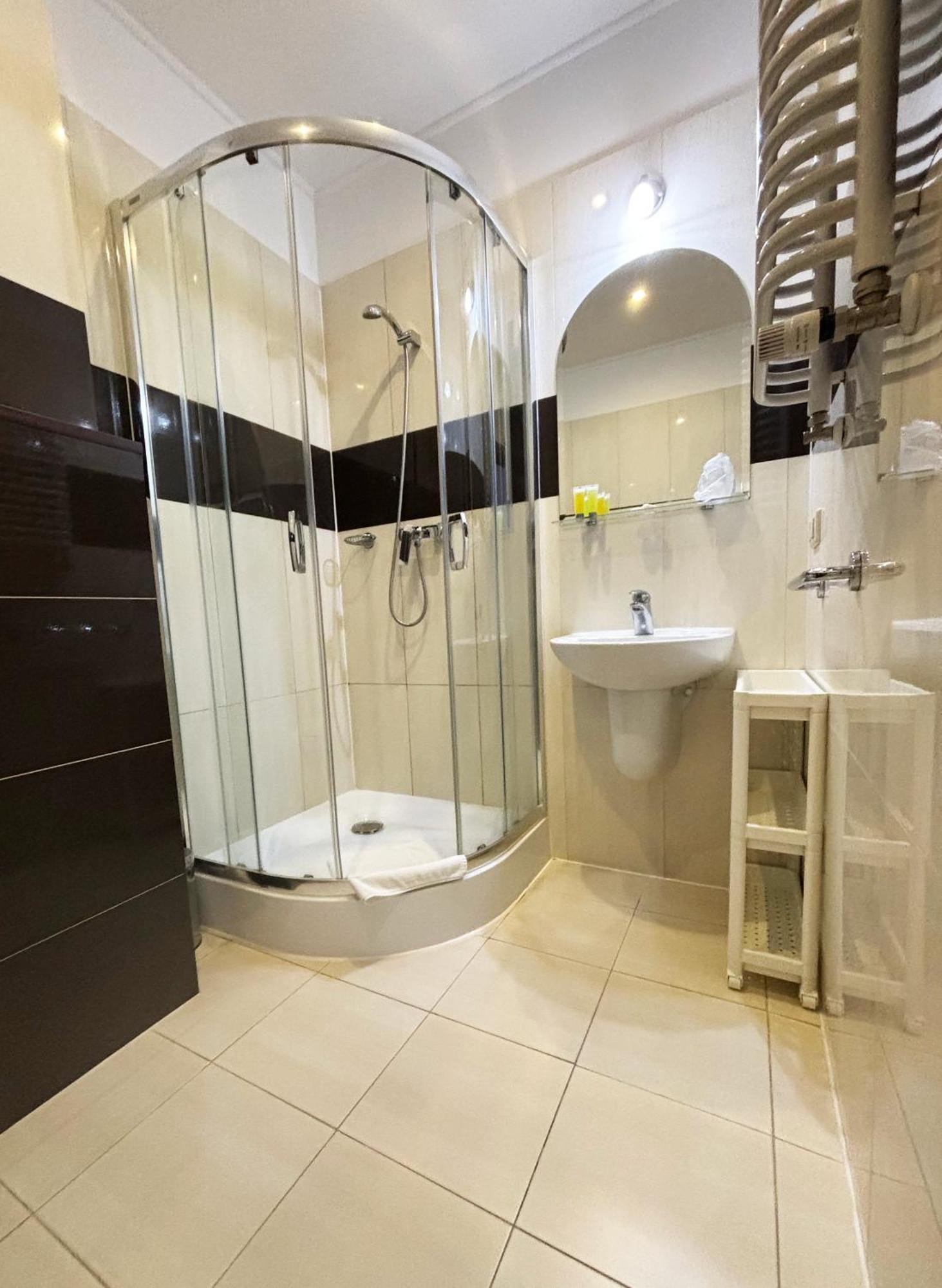 Hotel 365 Kielce Ngoại thất bức ảnh