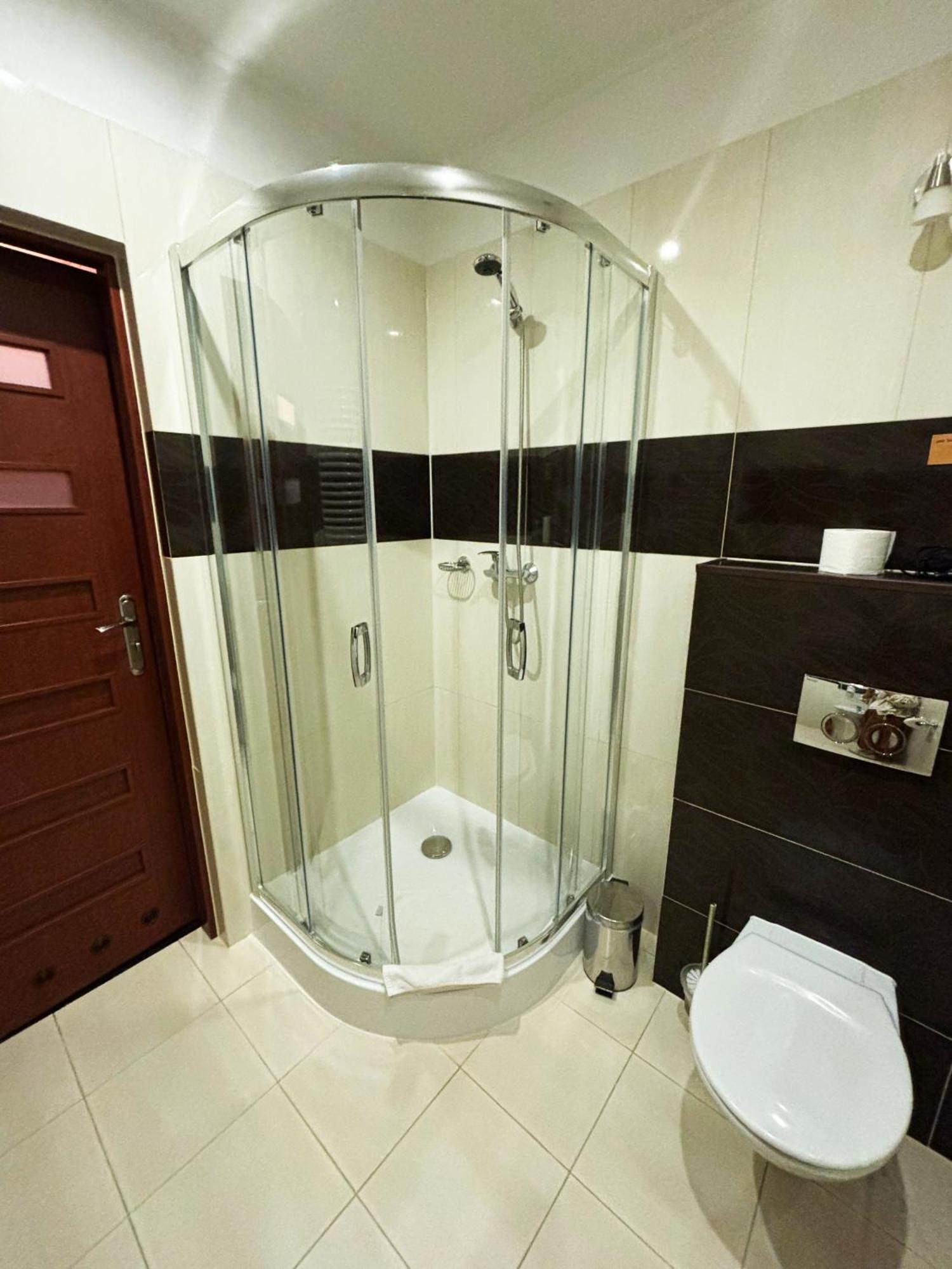 Hotel 365 Kielce Ngoại thất bức ảnh